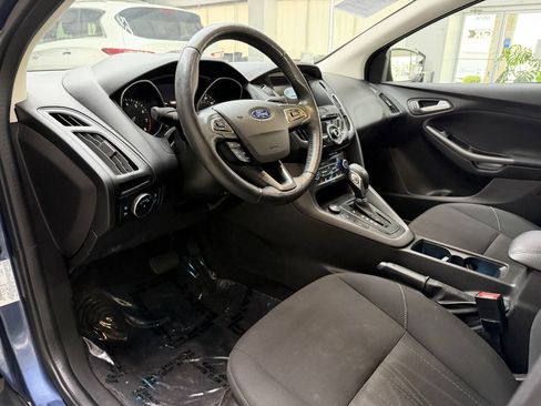 Used 2018 Ford Focus SEL w/ Cold Weather Package FWD image 19