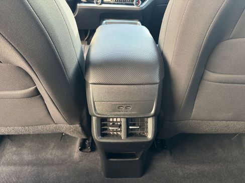 Used 2025 Chevrolet Equinox LT image 24