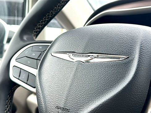 Used 2022 Chrysler Voyager LX image 20