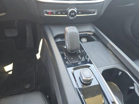 Used 2022 Volvo S60 B5 Momentum w/ Premium Package image 34