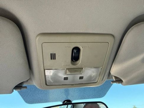 Used 2012 Nissan Sentra 2.0 SR w/ Special Edition Pkg FWD image 21