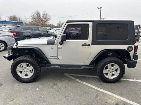 Used 2010 Jeep Wrangler Sport image 2