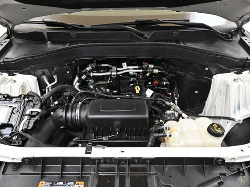 Used 2021 Ford Explorer XLT w/ Equipment Group 202A RWD image 9