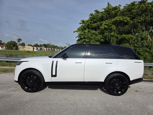 Certified 2025 Land Rover Range Rover Autobiography AWD/4WD image 7