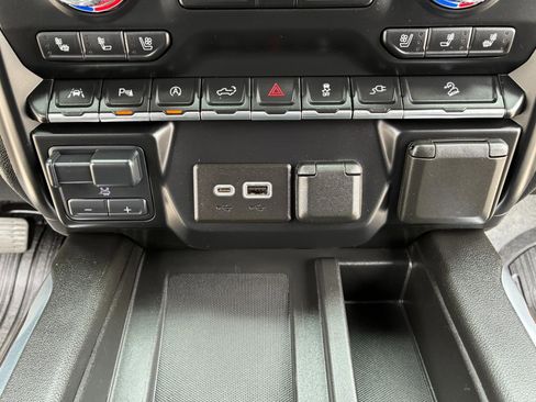 Used 2021 GMC Sierra 1500 SLT w/ SLT Convenience Package AWD/4WD image 29