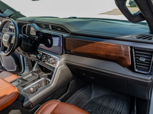 Used 2024 GMC Sierra 3500 Denali Ultimate image 18