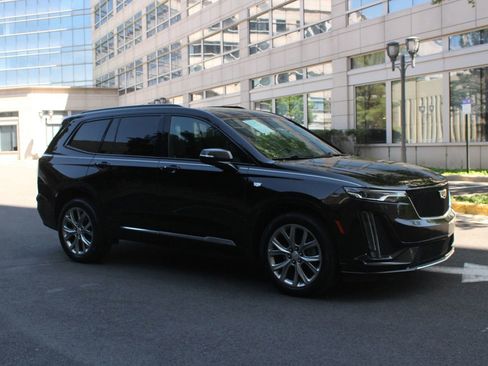 Used 2020 Cadillac XT6 Sport image 2