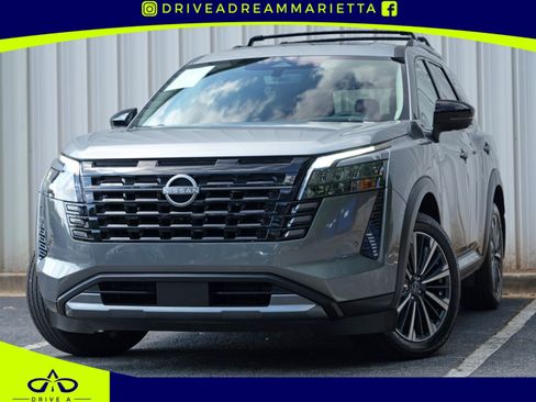 Used 2026 Nissan Pathfinder Platinum FWD image 1