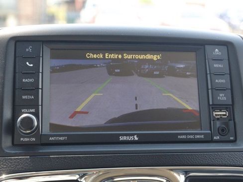 Used 2013 Chrysler Town & Country Touring FWD image 21