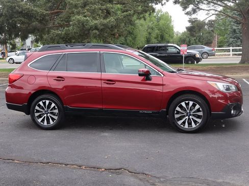 Used 2015 Subaru Outback 2.5i Limited AWD/4WD image 3