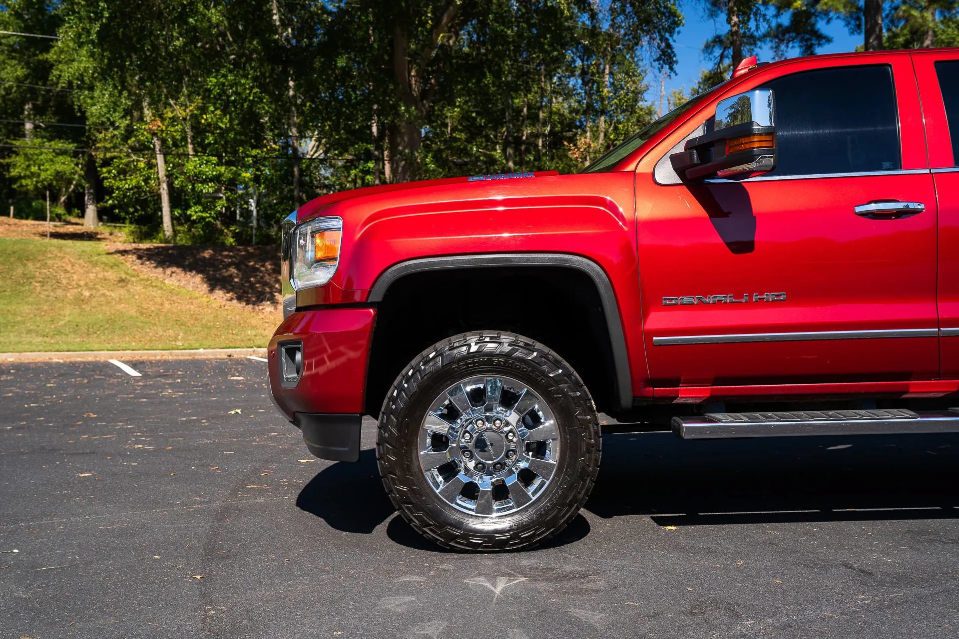 Used 2018 GMC Sierra 2500 Denali w/ Duramax Plus Package AWD/4WD image 3