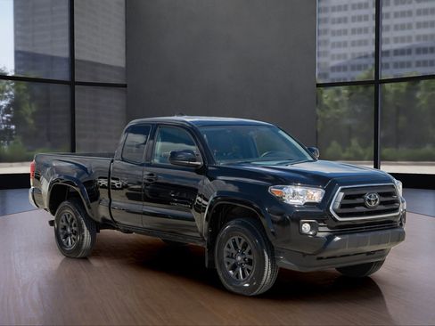 Used 2022 Toyota Tacoma SR5 w/ SR5 Appearance Package (SM) image 10