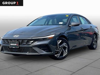 Used 2025 Hyundai Elantra Limited
