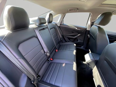 Used 2024 Volkswagen Jetta SE FWD image 24