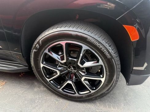 Used 2021 Chevrolet Suburban RST w/ Luxury Package image 4