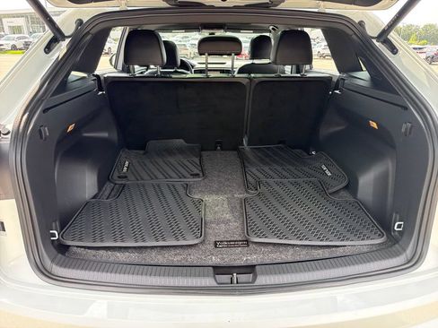 Certified 2023 Volkswagen Atlas Cross Sport SEL Premium R-Line AWD/4WD image 31