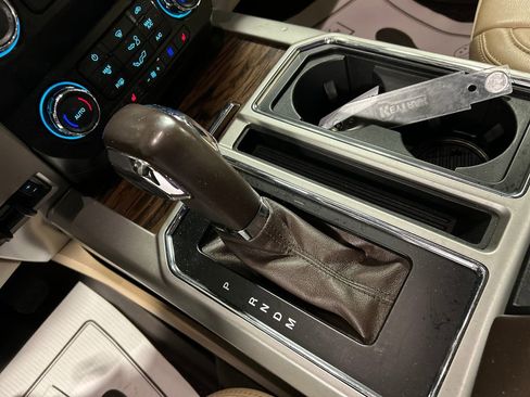 Used 2019 Ford F150 Lariat image 18