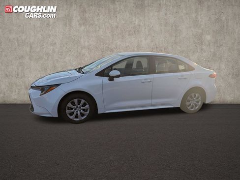 Used 2022 Toyota Corolla LE FWD image 4