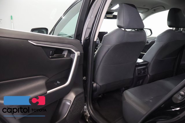 Certified 2025 Toyota RAV4 LE AWD/4WD image 28