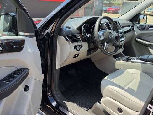 Used 2015 Mercedes-Benz GL 450 4MATIC w/ Appearance Package image 22