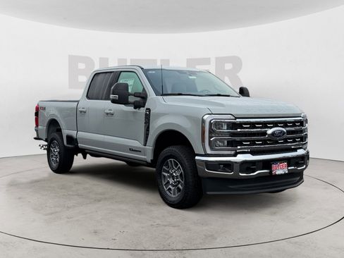 New 2026 Ford F250 Lariat w/ FX4 Off-Road Package image 7