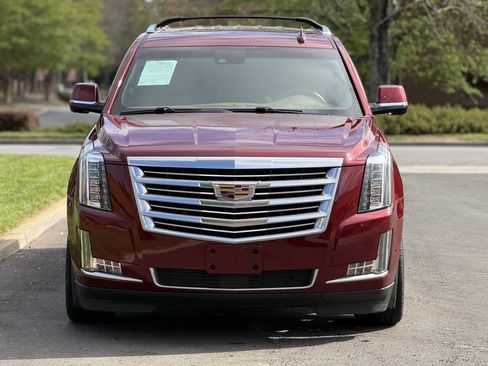 Used 2017 Cadillac Escalade ESV Platinum AWD/4WD image 4