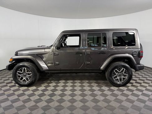 Certified 2025 Jeep Wrangler Unlimited Sahara AWD/4WD image 10