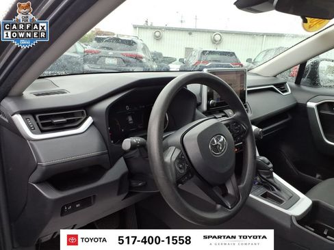 Used 2024 Toyota RAV4 XLE FWD image 15