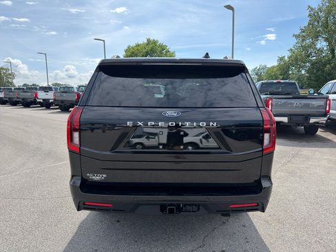 New 2026 Ford Expedition Active RWD image 6