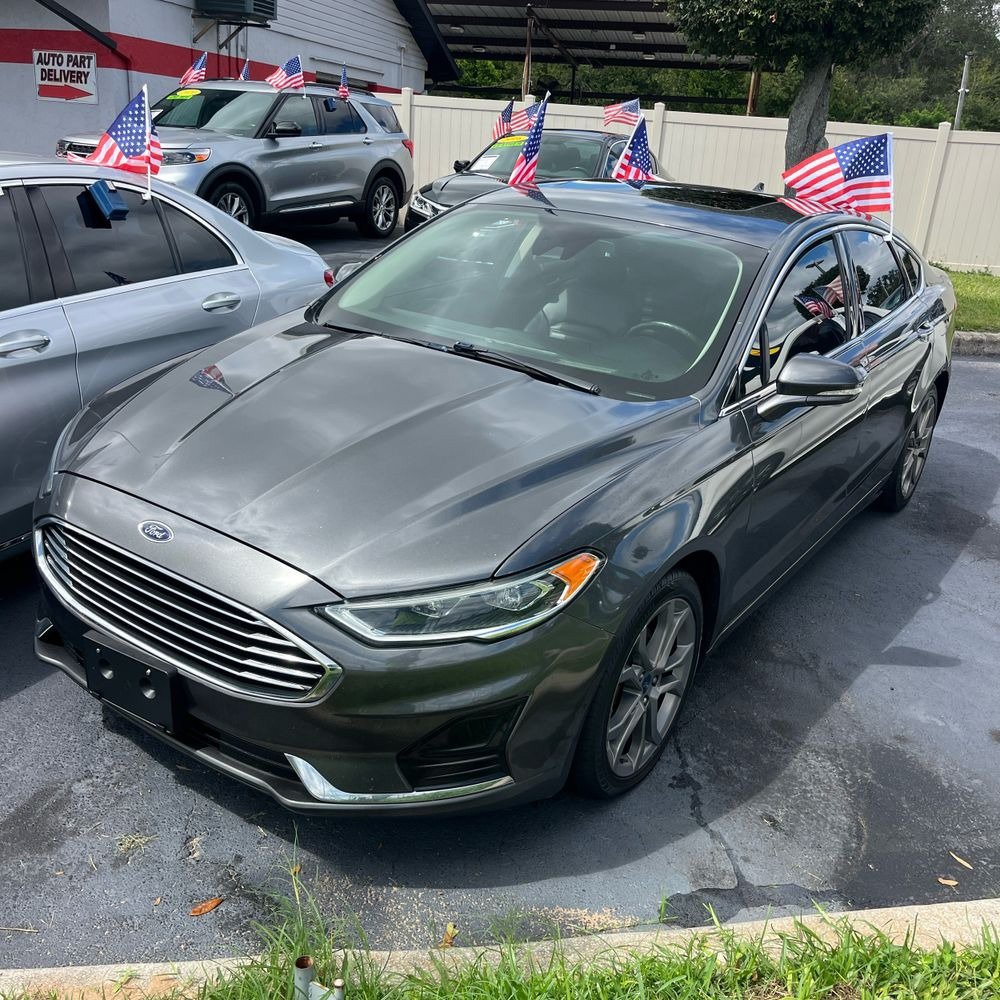 Used 2019 Ford Fusion SEL FWD image 2