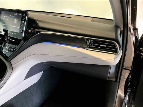 Used 2022 Toyota Camry XLE w/ Carpet Mat Package (TMS) image 23