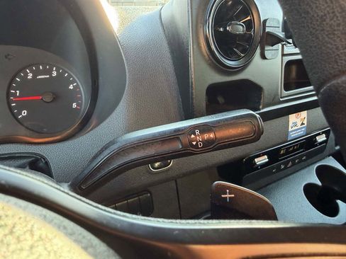 Used 2019 Mercedes-Benz Sprinter 170 image 31