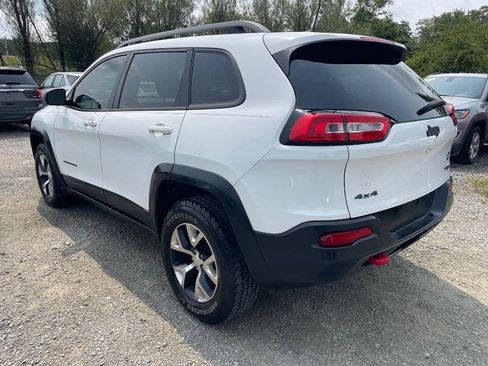 Used 2017 Jeep Cherokee Trailhawk AWD/4WD image 7