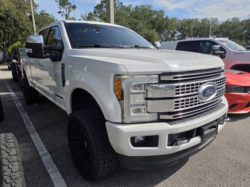 Used 2017 Ford F250 Platinum w/ Platinum Ultimate Package AWD/4WD image 2