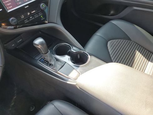 Used 2020 Toyota Camry SE FWD image 24