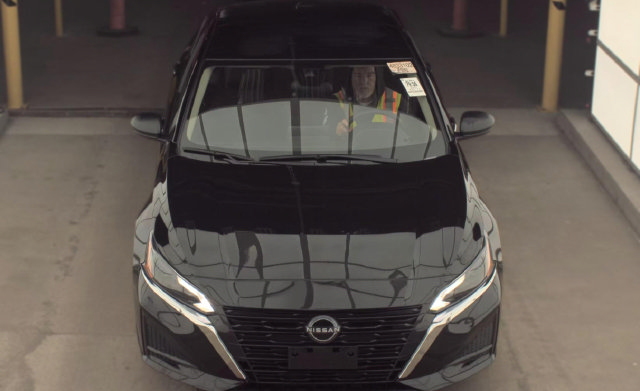 Used 2025 Nissan Altima 2.5 SV FWD image 8