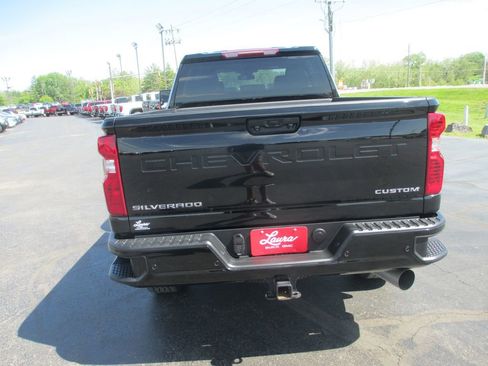 Used 2024 Chevrolet Silverado 2500 Custom w/ Custom Value Package image 7