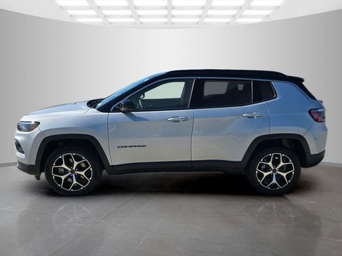 Used 2025 Jeep Compass Limited image 8