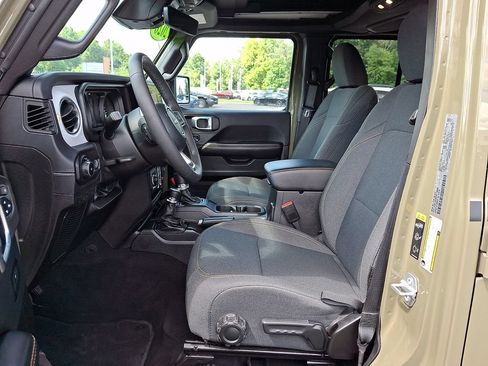 Used 2026 Jeep Wrangler Unlimited Sahara w/ Safety Group AWD/4WD image 14