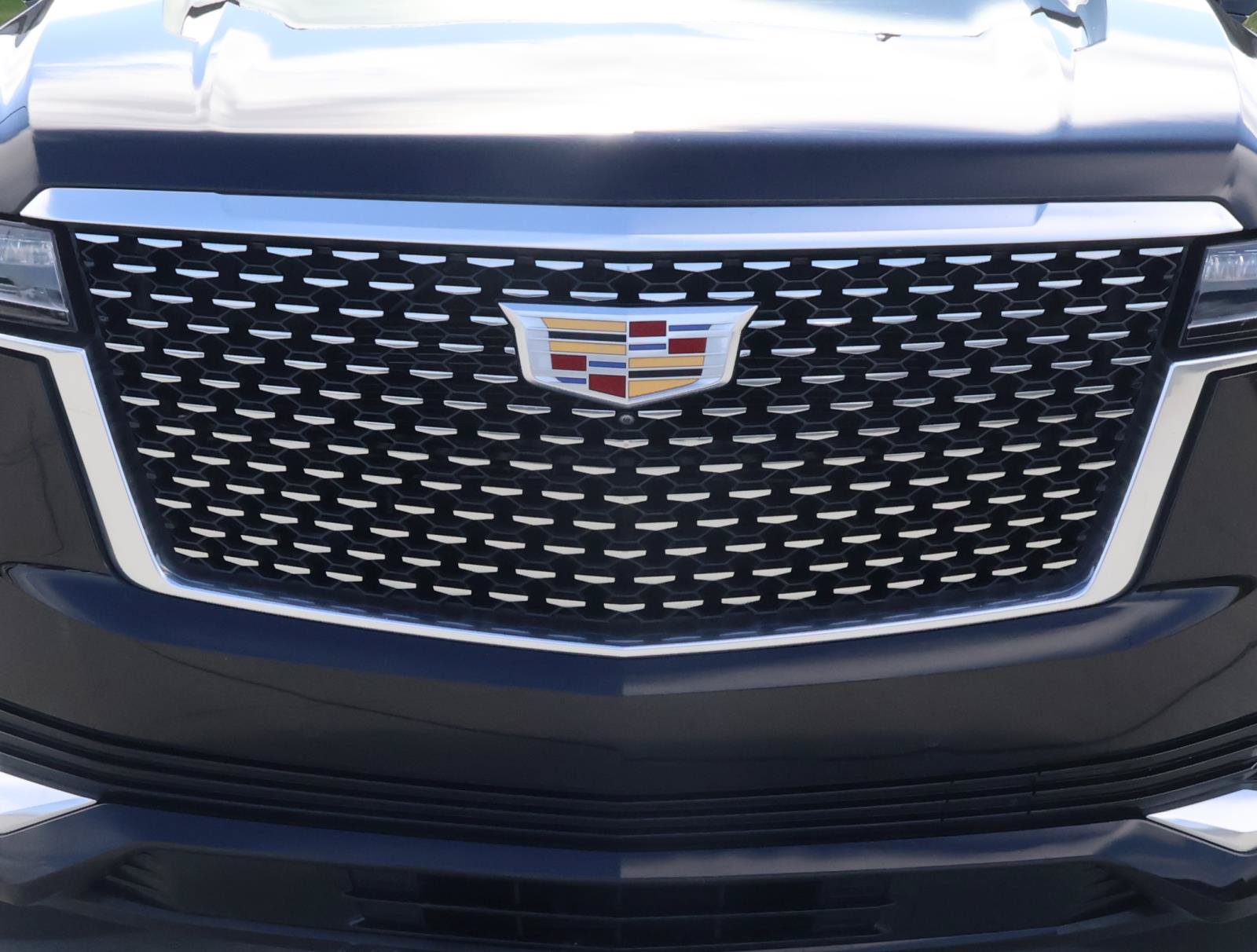 Used 2022 Cadillac Escalade Premium Luxury AWD/4WD image 8