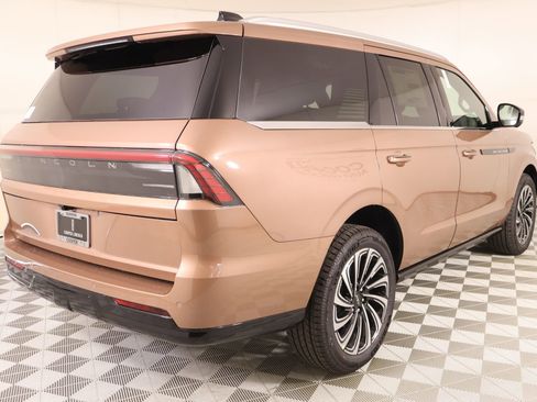 New 2026 Lincoln Navigator Black Label AWD/4WD image 23