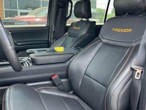 Used 2025 Ford Expedition Tremor AWD/4WD image 10