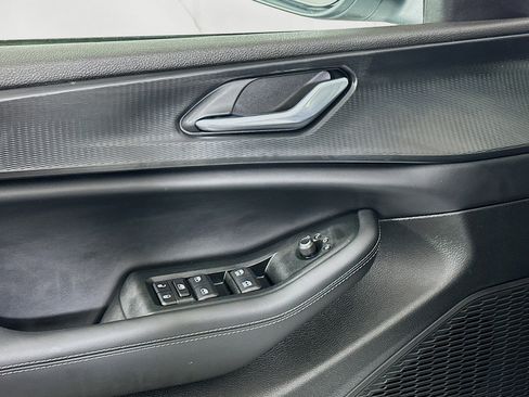 Used 2025 Jeep Grand Cherokee L Laredo image 15