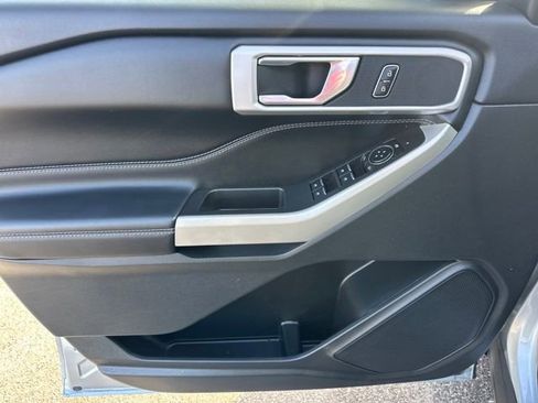 Used 2023 Ford Explorer XLT w/ Equipment Group 202A image 12