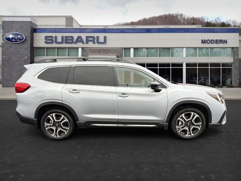 Used 2025 Subaru Ascent Limited w/ Popular Package #1 image 4