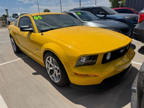 Used 2005 Ford Mustang GT Premium RWD image 5