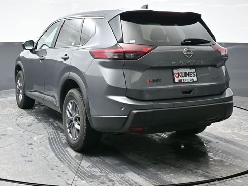 Used 2024 Nissan Rogue S image 11