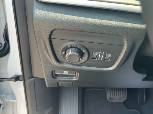 New 2025 Jeep Grand Cherokee Laredo w/ Luxury Tech Group I image 26