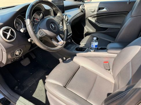 Used 2017 Mercedes-Benz GLA 250 4MATIC w/ Premium Package image 10