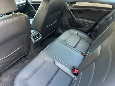 Used 2015 Volkswagen Golf TDI S FWD image 12